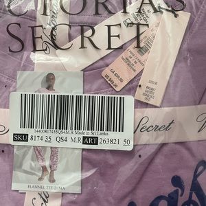 New in package VS pajama set